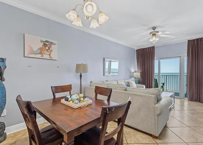 Crystal Tower 1804 Holiday home *